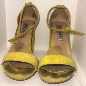 CARRSON Steve Madden heels